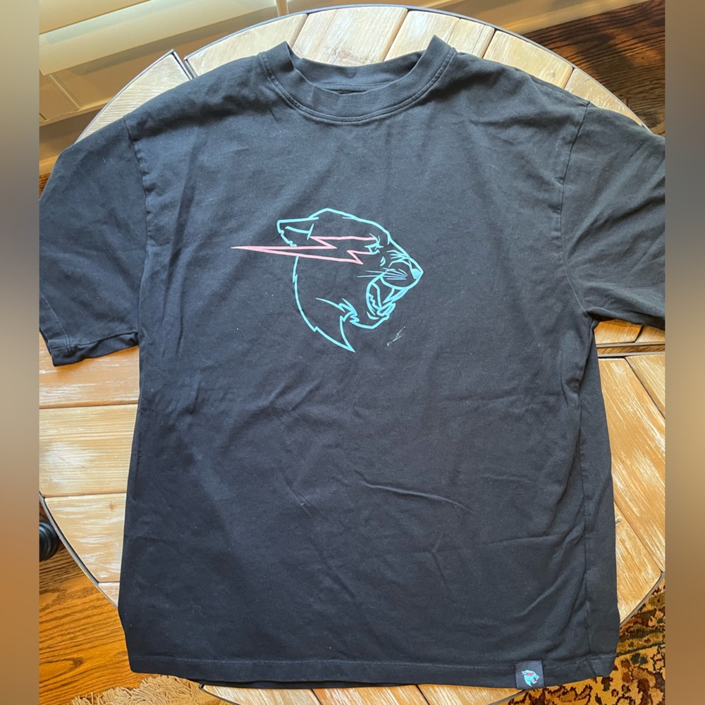 Mr Beast graphics tee men's size Medium